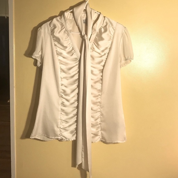 Worthington satin cream shortsleeved shirt with scarf size large - Picture 1 of 6